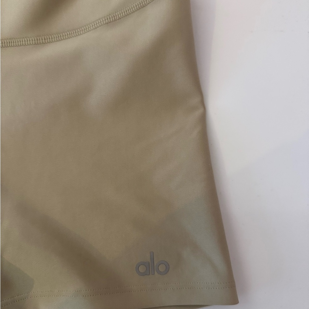ALO Yoga Beige Shorts